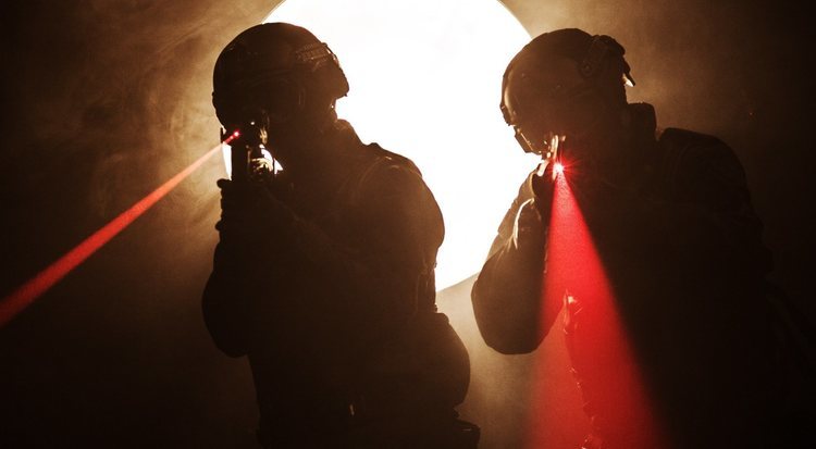 Una luz que envía mensajes a tu cerebro, así es la nueva arma del ejército de Estados Unidos