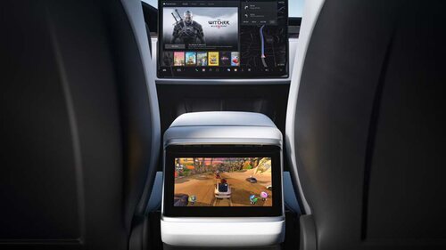 Los coches Tesla disponen de, al menos, una pantalla táctil para el entretenimiento