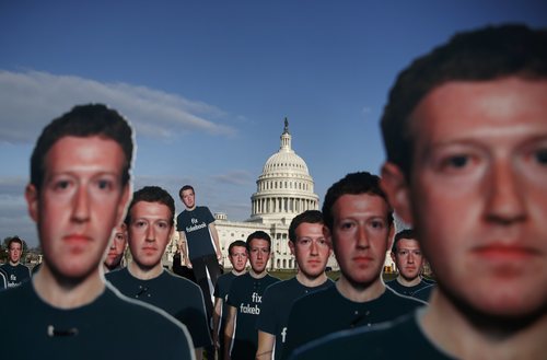 No ha sido un año fácil para Mark Zuckerberg, desde luego.