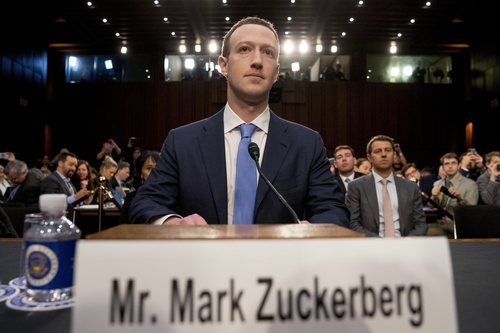 Mark Zuckerberg ha tenido que rendir cuentas ante el Senado de Estados Unidos y el Parlamento Europeo por el caso de Cambridge Analytica.