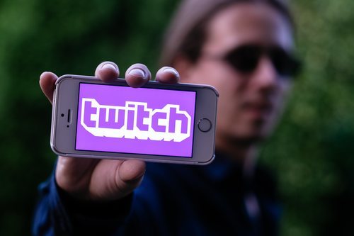 Twitch, una de las plataformas de streaming más conocidas podría ser el gran aliado de Amazon en su nueva aventura.