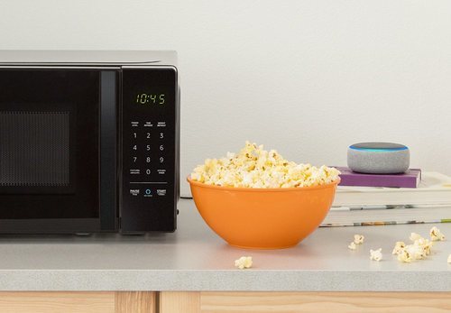 AmazonBasics Microwave funciona por WIFI y por Bluetooth para que podamos conectarlo a Alexa