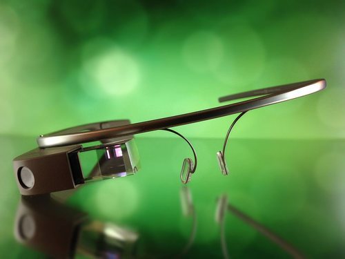 Las Google Glass fueron un fenómeno revolucionario que muchas personalidades del momento quisieron usar, aunque sin tener muy claro su fin.