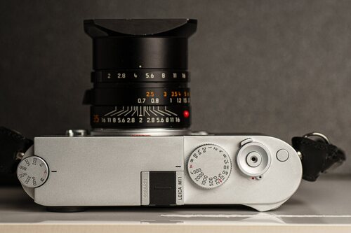 Pocas cámaras existen que necesiten de un mayor dominio de la mecánica que la Leica M11.